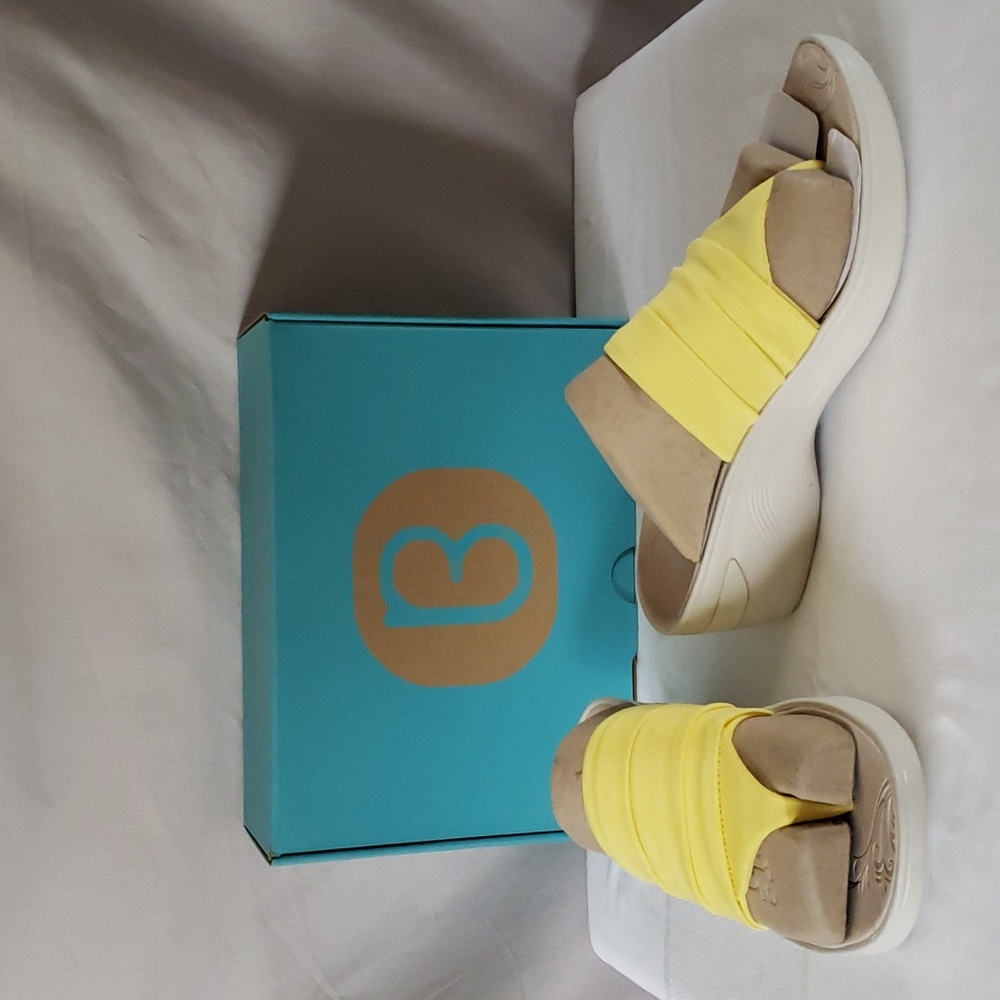 NEW Bzees Dallas Yellow Sandal